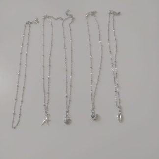 Collares plateados