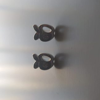 Pendientes plateados en forma de conejito con circonita