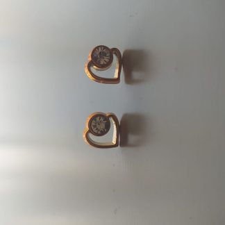 Pendientes en forma de corazón dorado con circonita