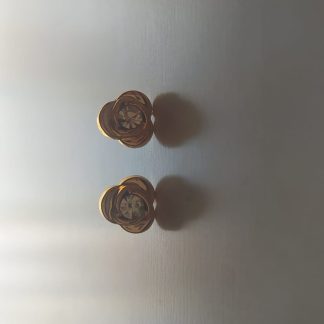 Pendientes dorados con forma de rosa y circonita