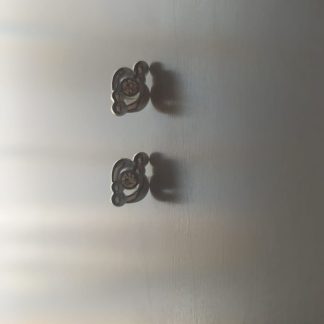 Pendientes con forma de osito plateado y circonita