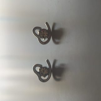 Pendientes de corazón plateado con circonita central